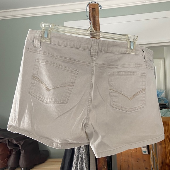 kohls womens khaki shorts